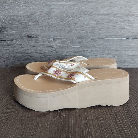 Lower East Side Vintage 90s Tan Floral Beaded Platform Sandal 7.5 - Picture 4 of 10